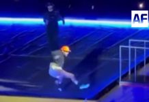 Bad Bunny sufre resbalón en La Casita durante su primer show en México