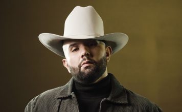 Carín León cancela concierto en The Sphere con 20 mil personas ya en sus asientos; fallas en sus aviones impidieron su llegada